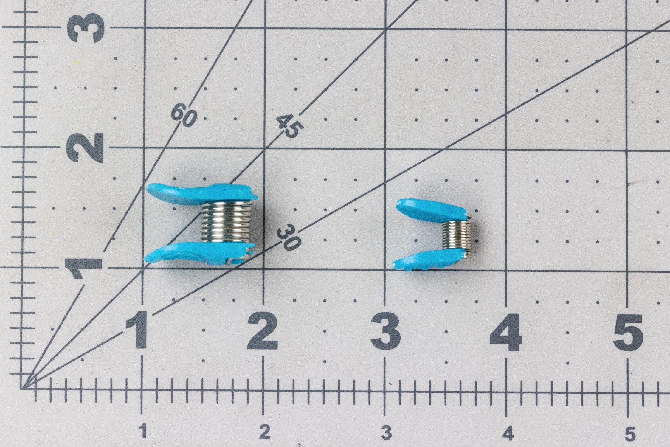 Hareline Bead Bugs Thread Grip Combo Pack - Image 4