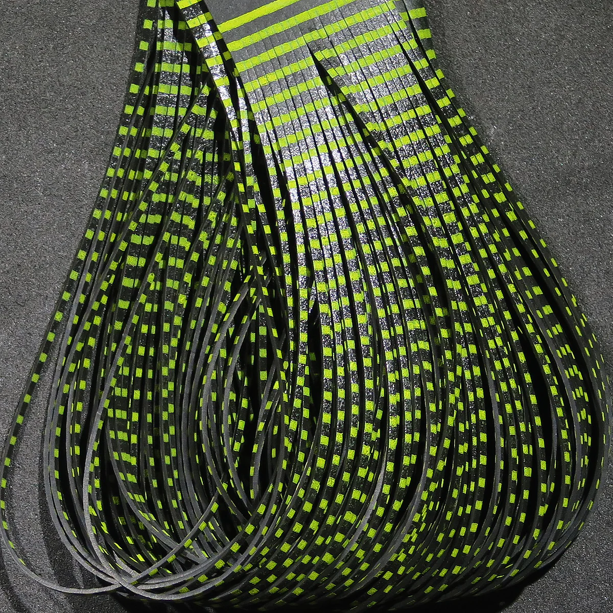 Hareline Grizzly Flutter Legs - Image 7