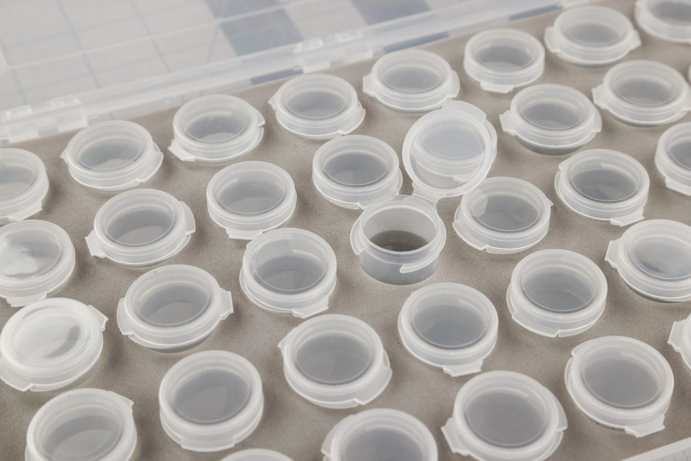 Wapsi UTC Vial Box (40 Pop Top Vials) - Image 4